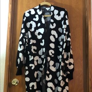 Crown & Ivy Black and White Cardigan